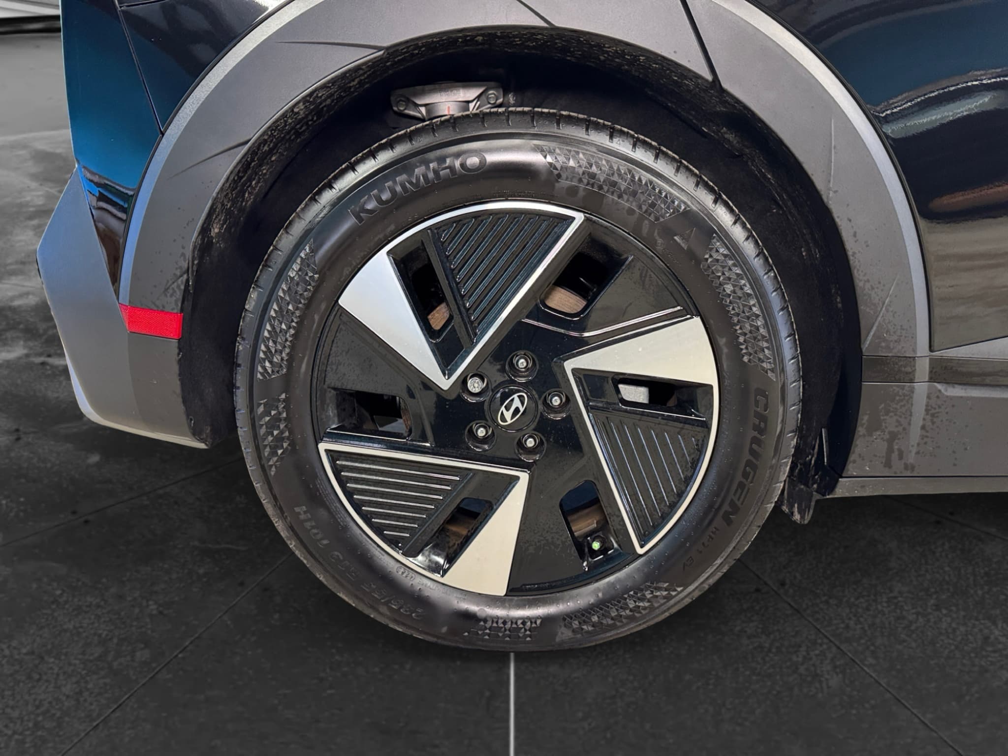 2026 Hyundai IONIQ 5 view 34