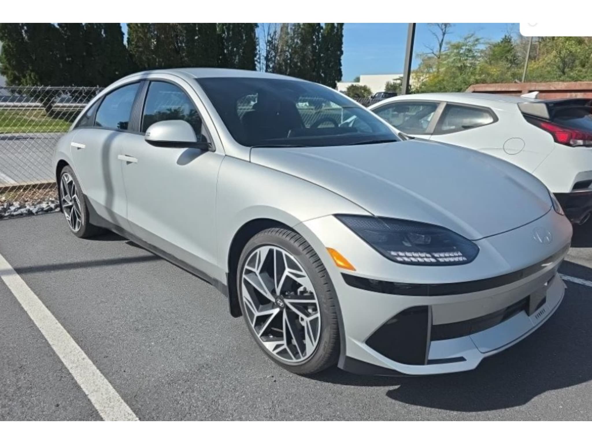 2024 Hyundai IONIQ 6 view 4