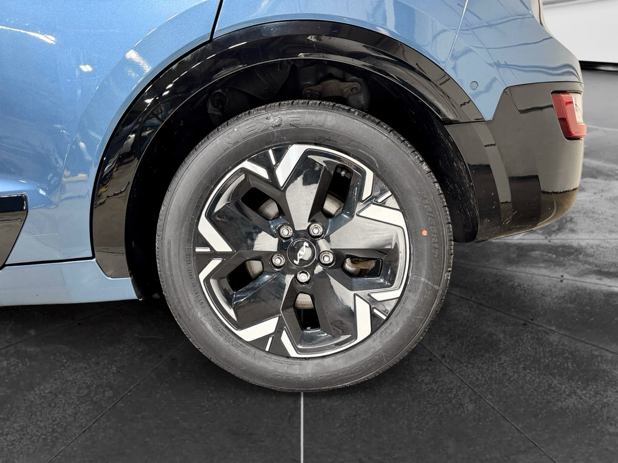 2023 Kia Niro EV view 33
