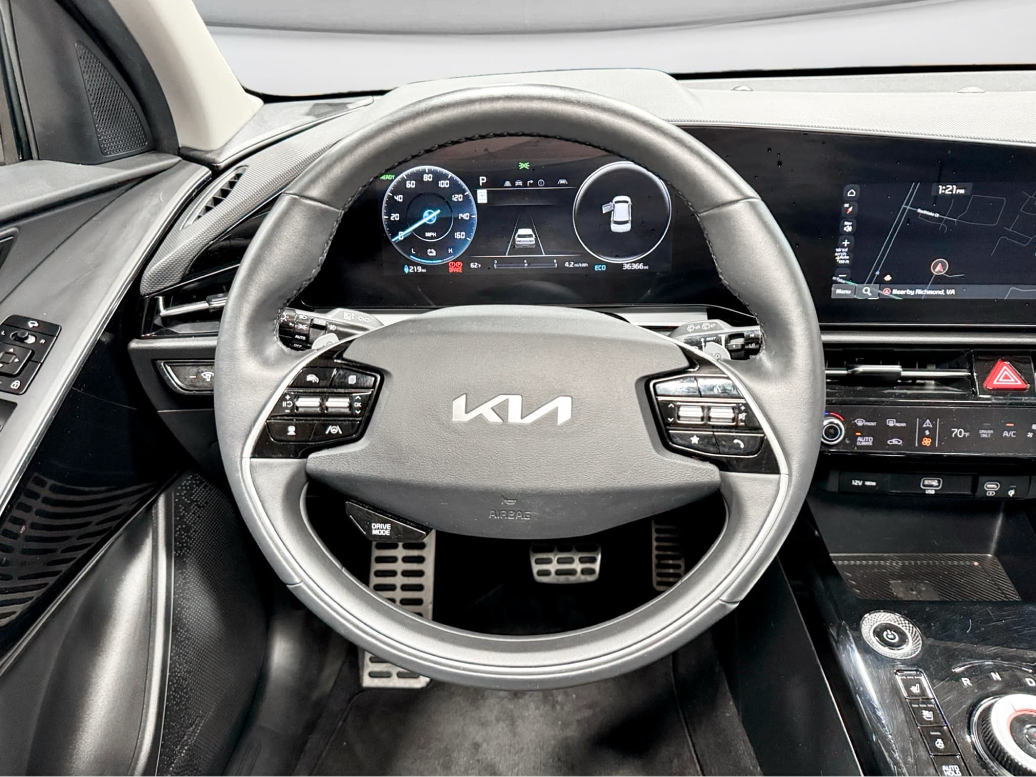2023 Kia Niro EV view 8