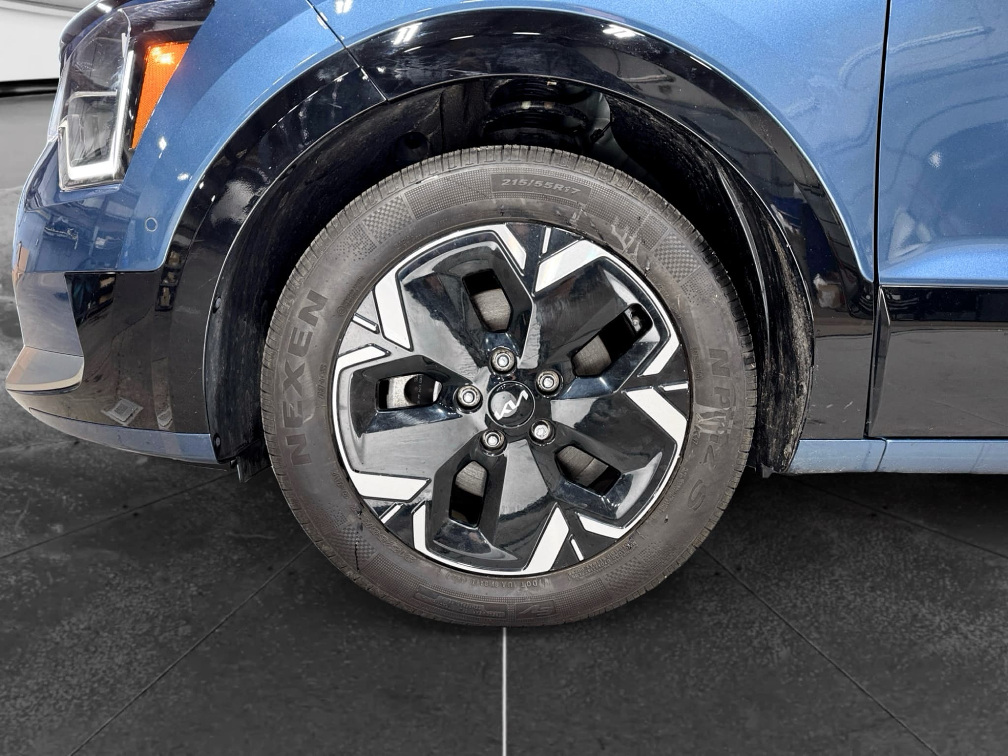 2023 Kia Niro EV view 31