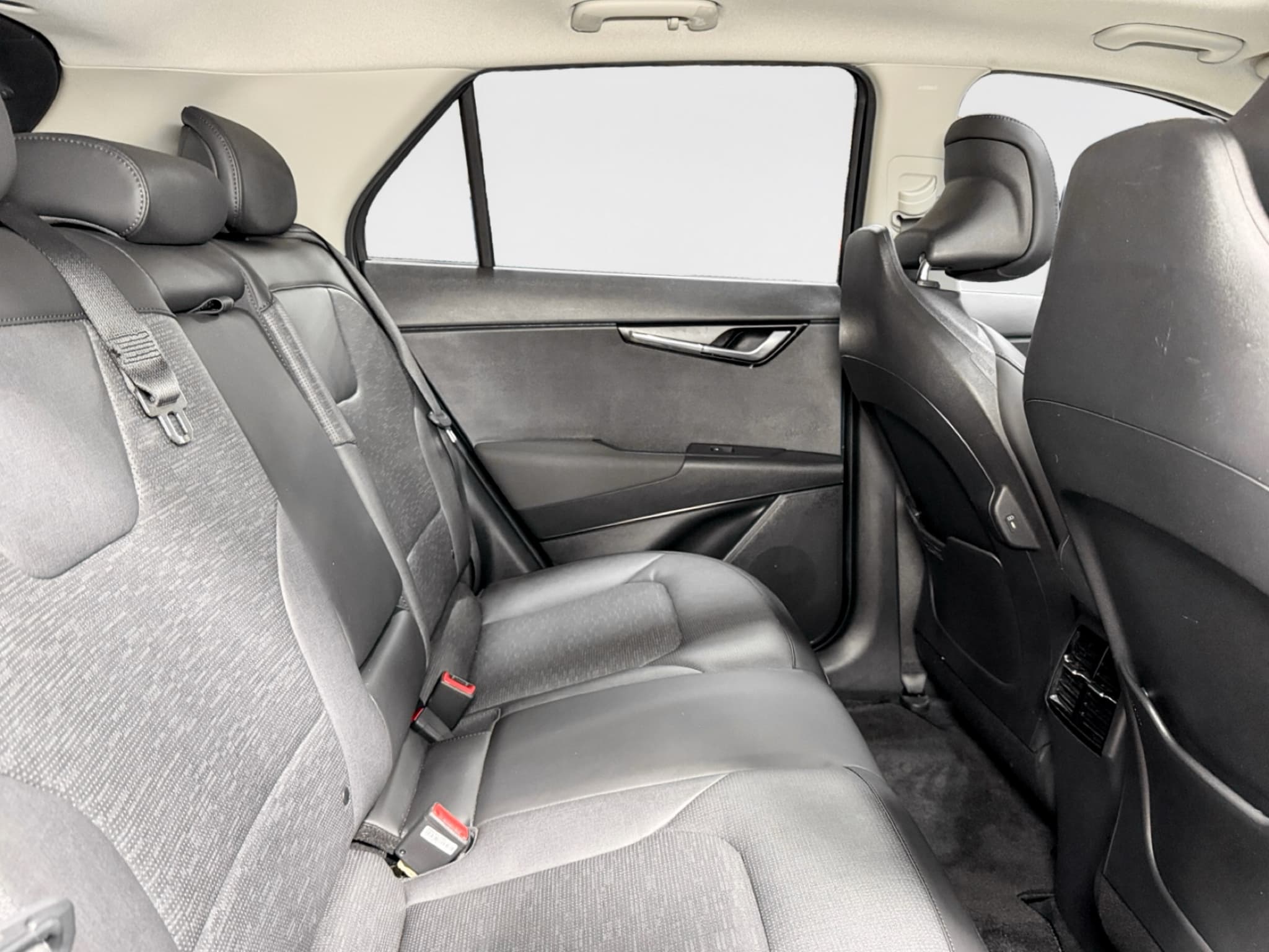2023 Kia Niro EV view 22
