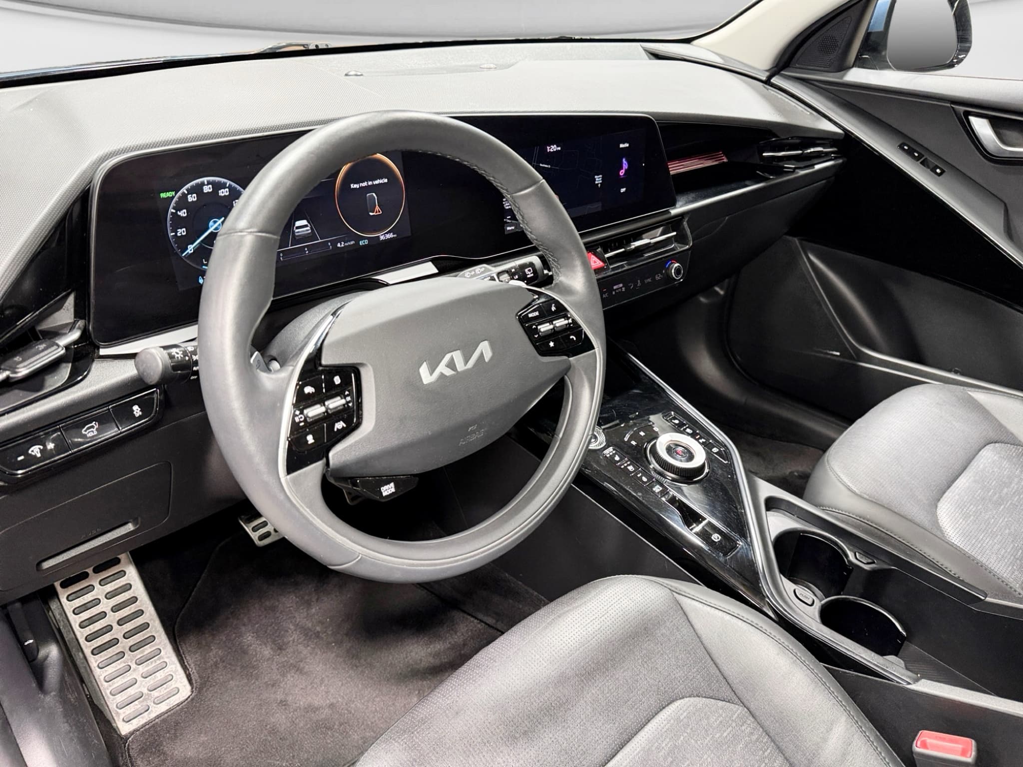 2023 Kia Niro EV view 18