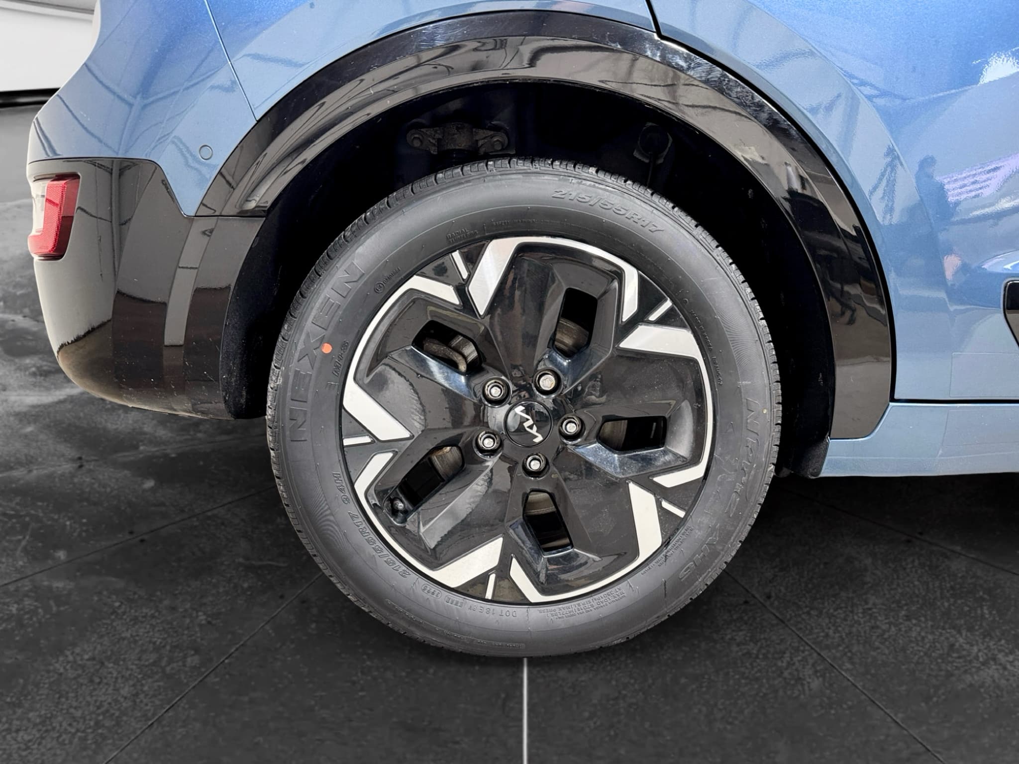 2023 Kia Niro EV view 35