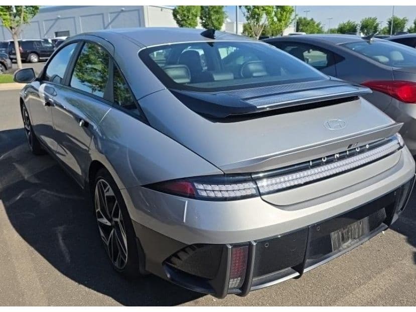 2024 Hyundai IONIQ 6 view 4