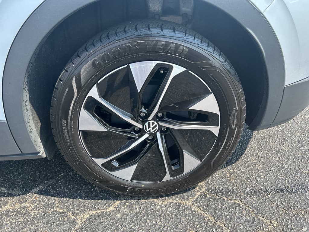 2022 Volkswagen ID.4 view 27