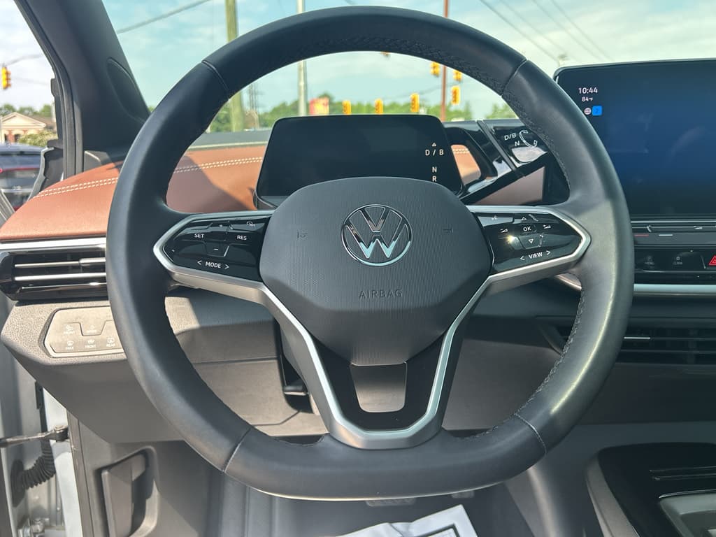 2022 Volkswagen ID.4 view 8