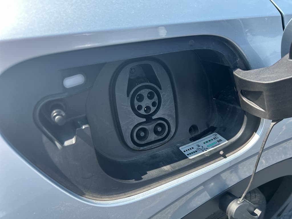 2022 Volkswagen ID.4 view 5