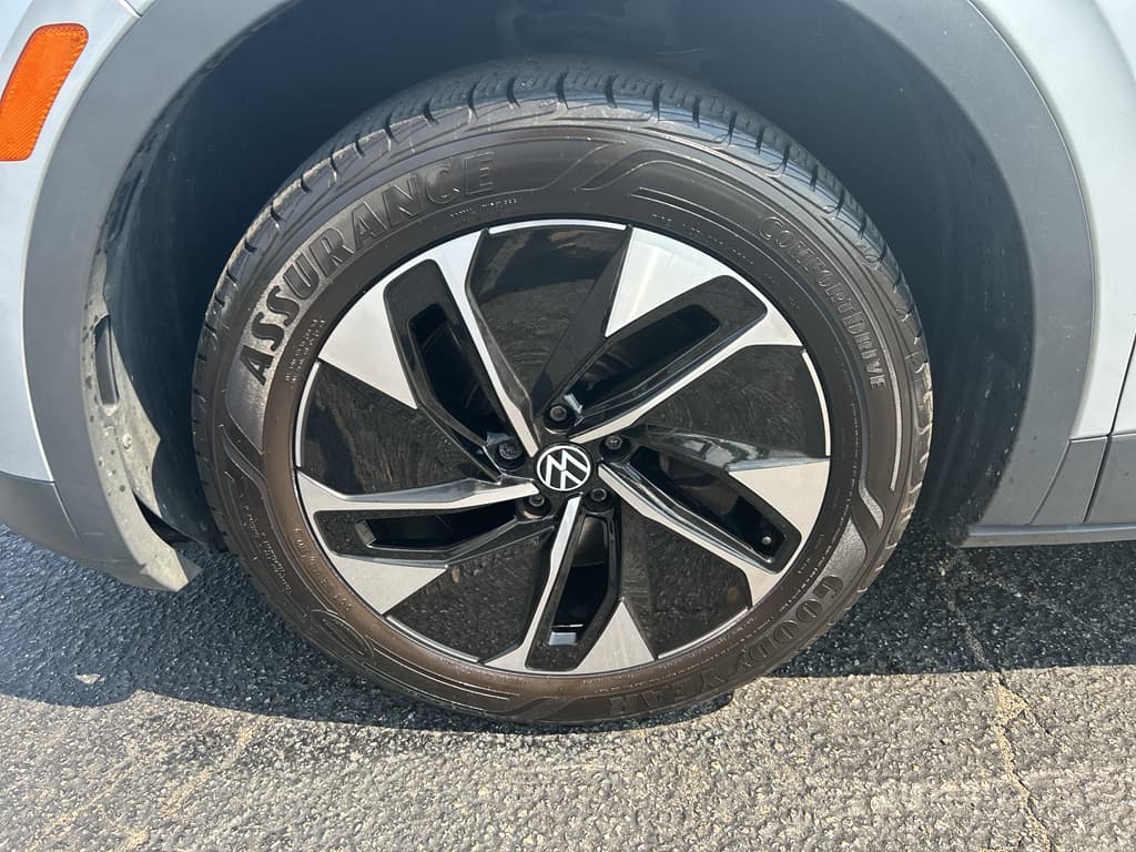 2022 Volkswagen ID.4 view 25