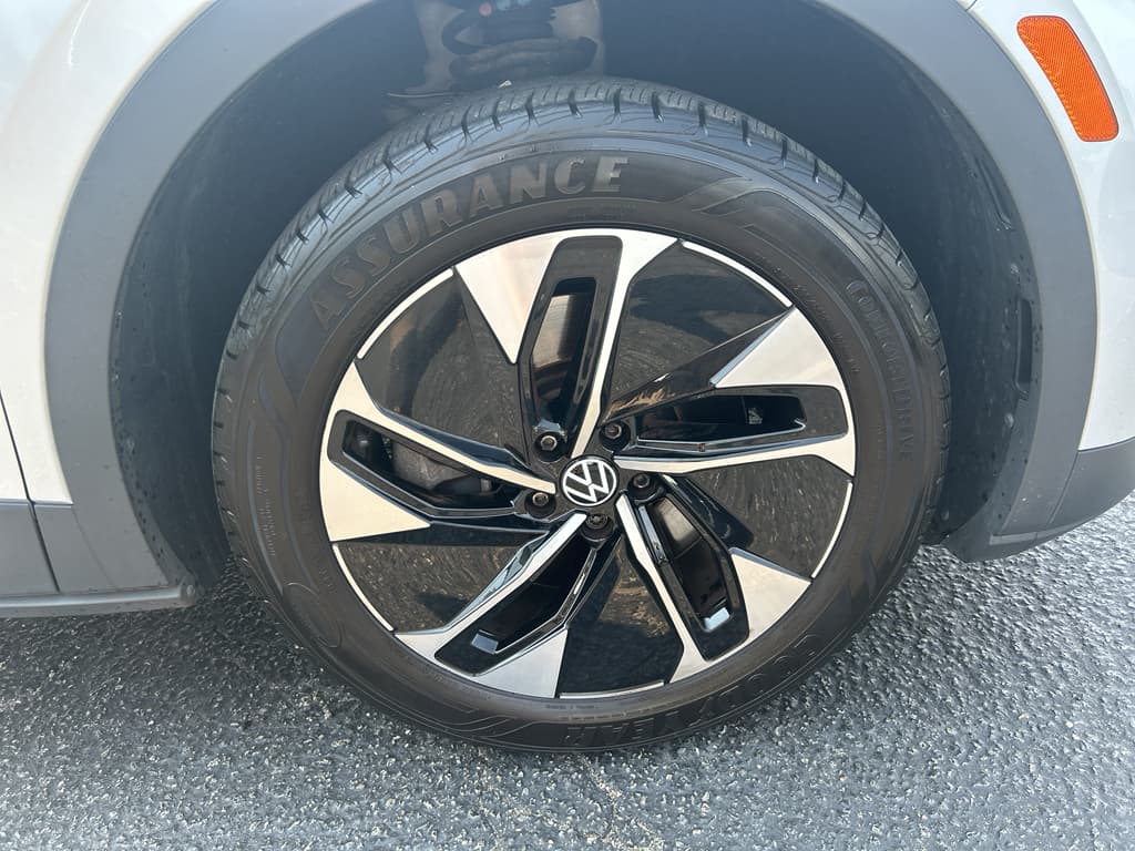2022 Volkswagen ID.4 view 23