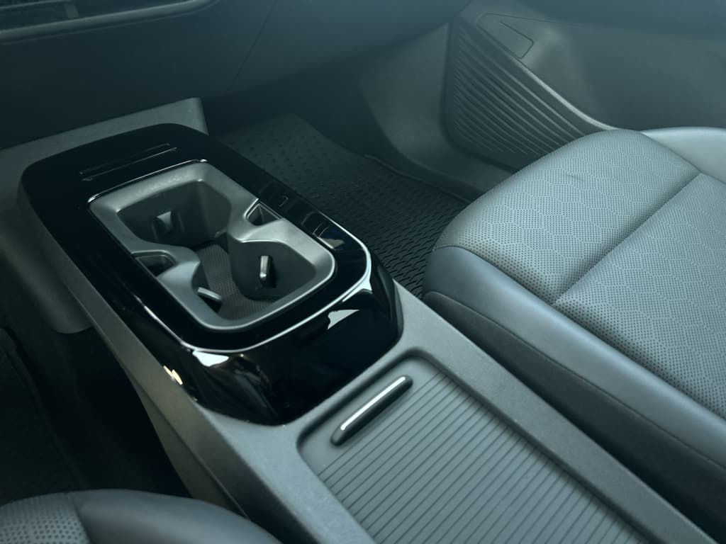 2022 Volkswagen ID.4 view 14