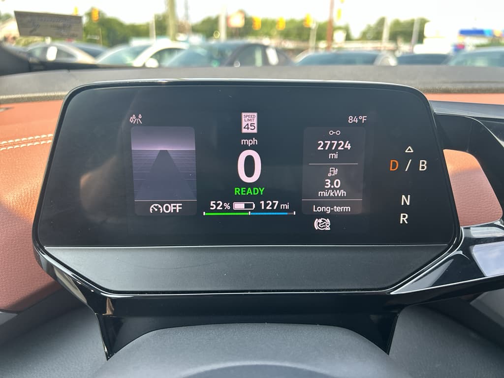 2022 Volkswagen ID.4 view 9