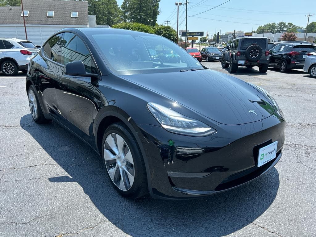 2021 Tesla Model Y view 4