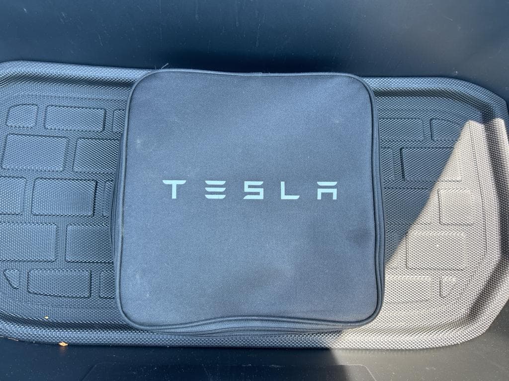 2021 Tesla Model Y view 6
