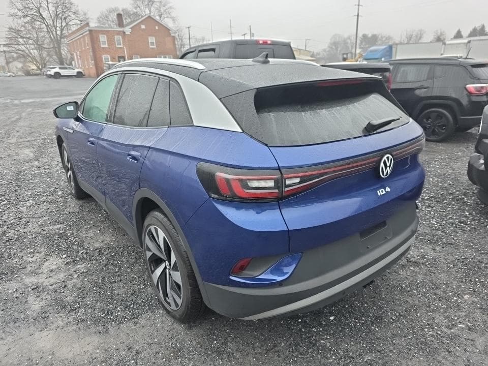 2021 Volkswagen ID.4 view 4