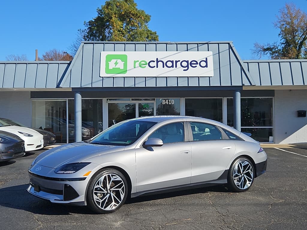 2024 Hyundai IONIQ 6 view 1