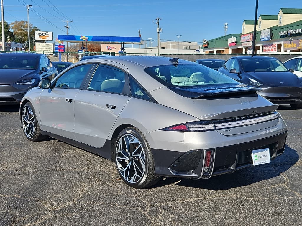 2024 Hyundai IONIQ 6 view 2