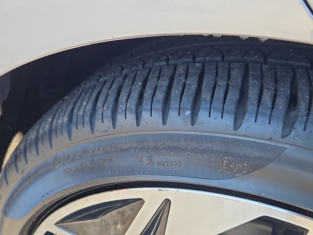 2024 Hyundai IONIQ 6 view 33