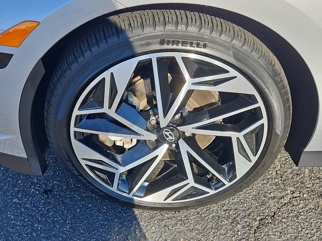 2024 Hyundai IONIQ 6 view 32