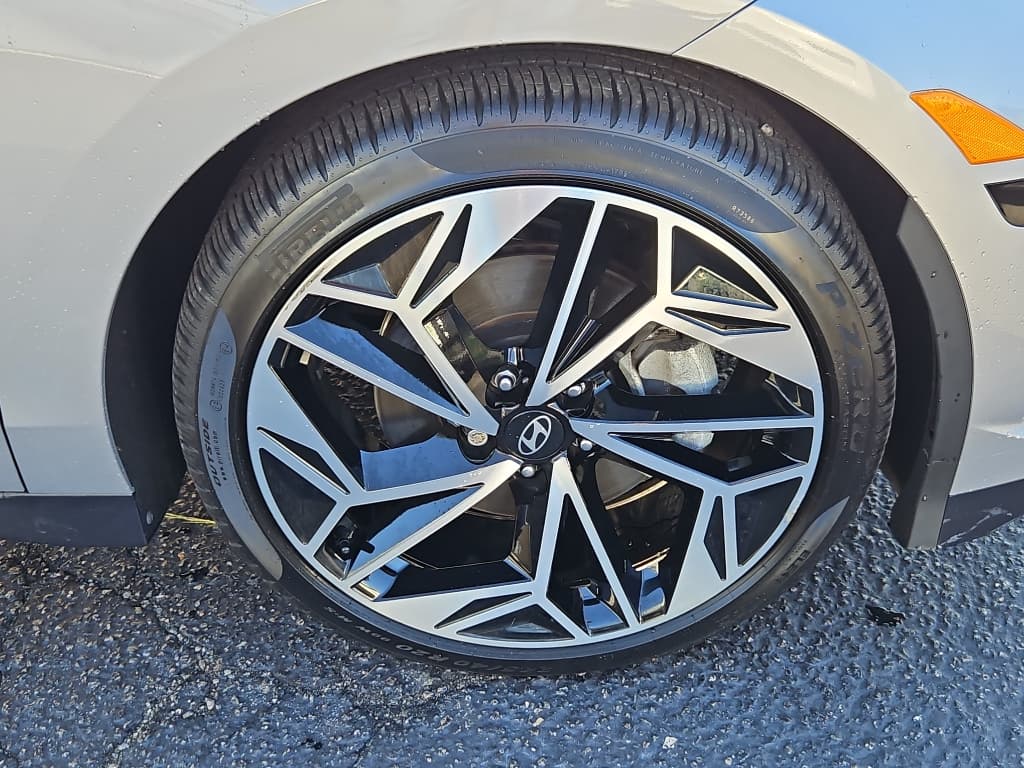 2024 Hyundai IONIQ 6 view 38