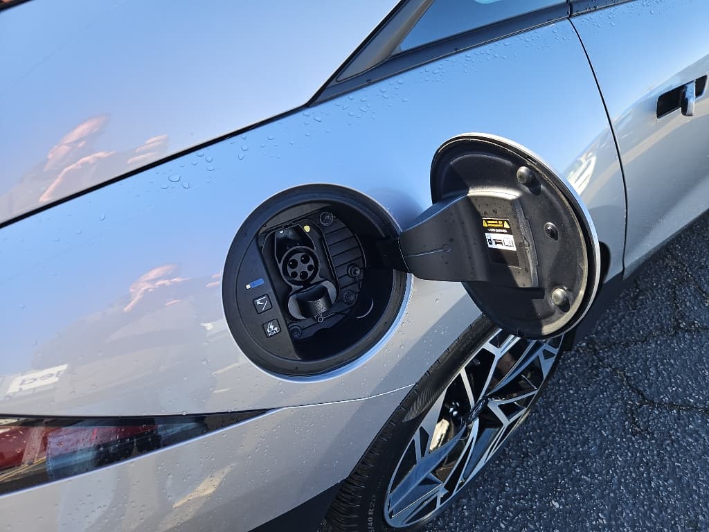 2024 Hyundai IONIQ 6 view 5