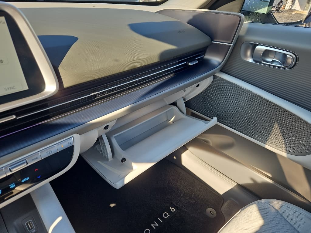 2024 Hyundai IONIQ 6 view 22