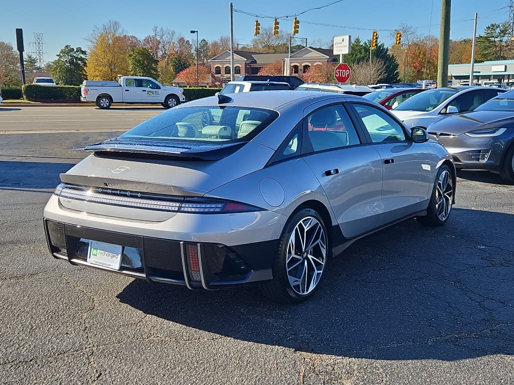 2024 Hyundai IONIQ 6 view 3