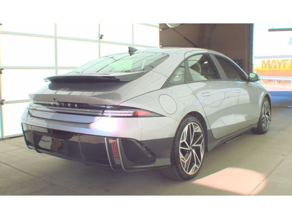 2024 Hyundai IONIQ 6 view 3