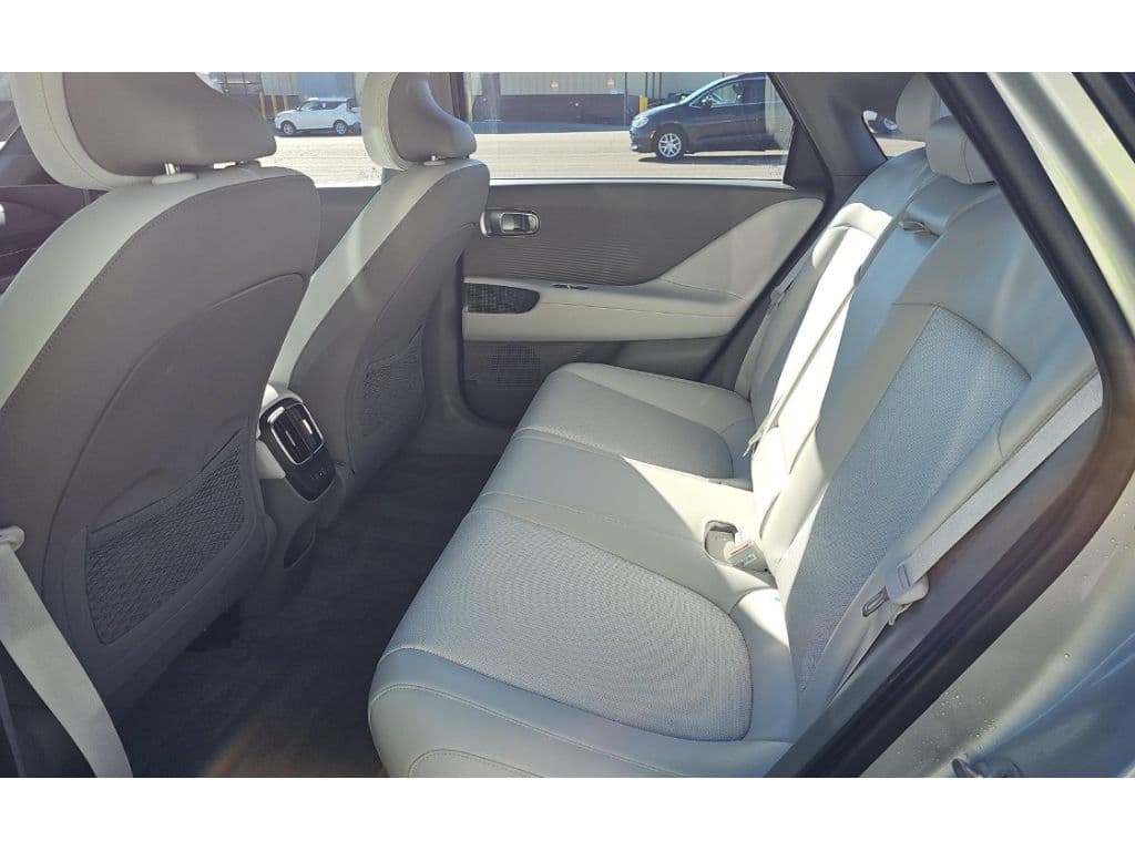 2024 Hyundai IONIQ 6 view 6