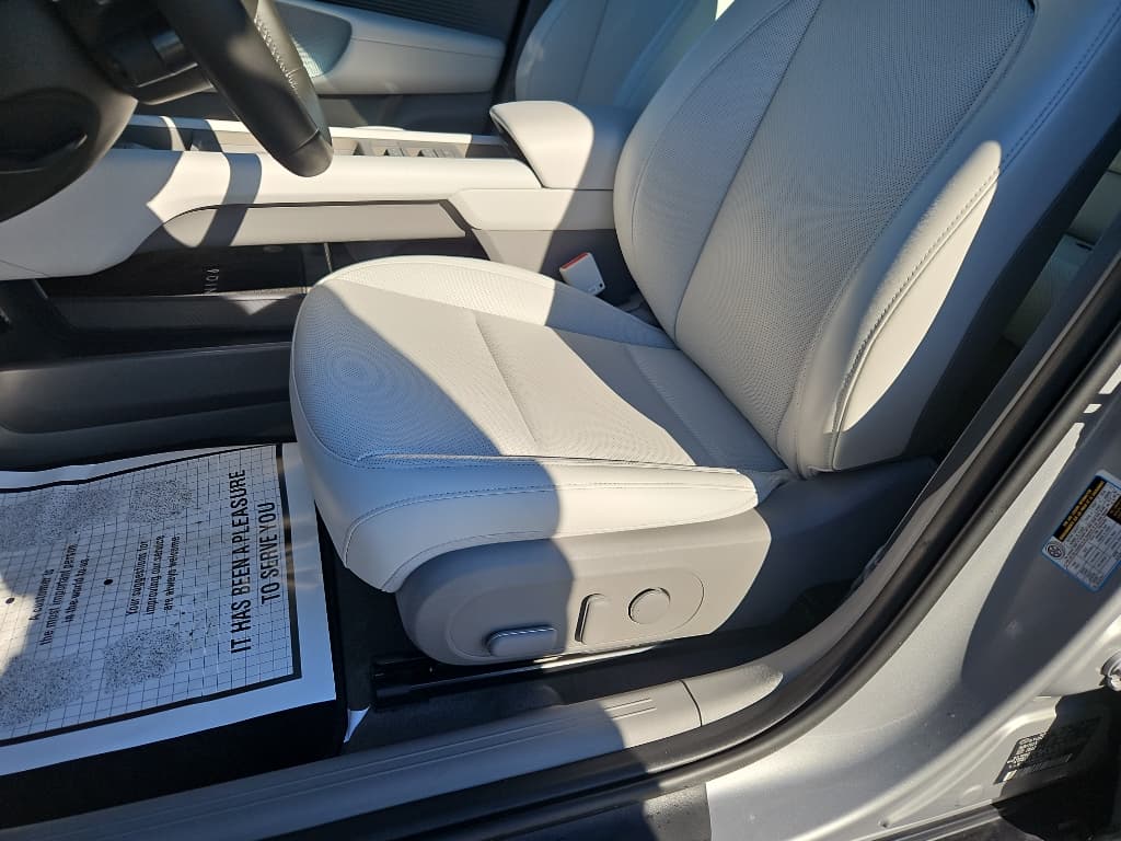 2024 Hyundai IONIQ 6 view 7