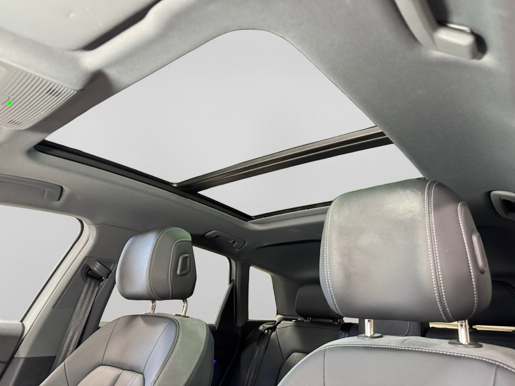 2023 Audi Q4 e-tron view 25