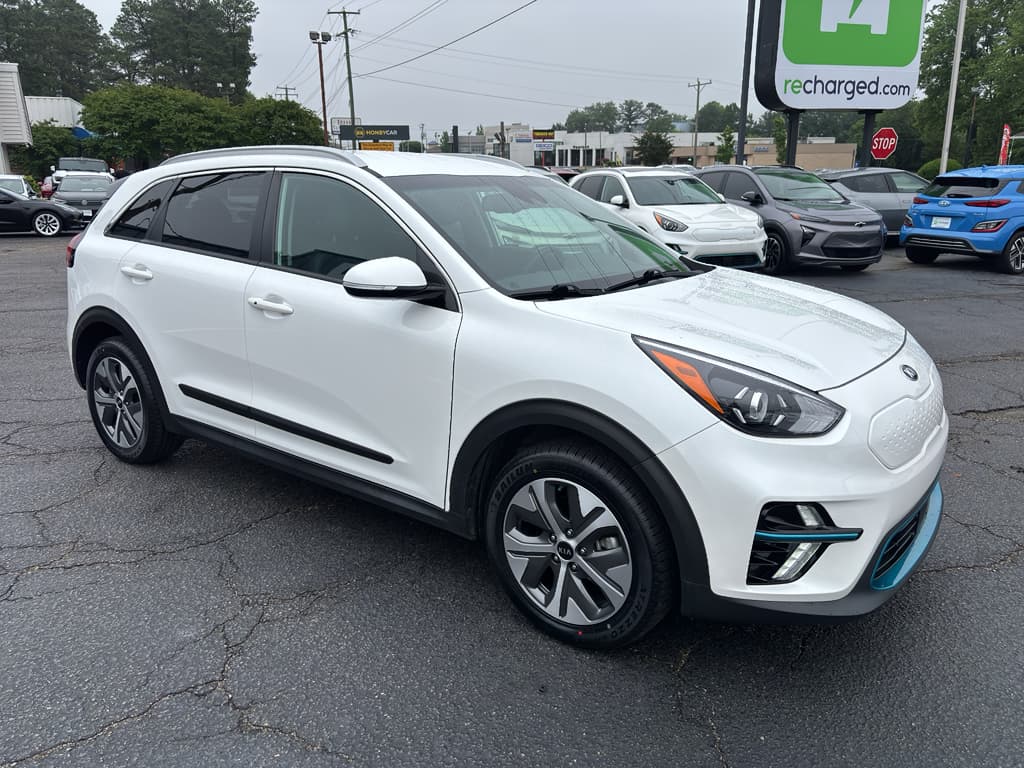 2020 Kia Niro EV view 4