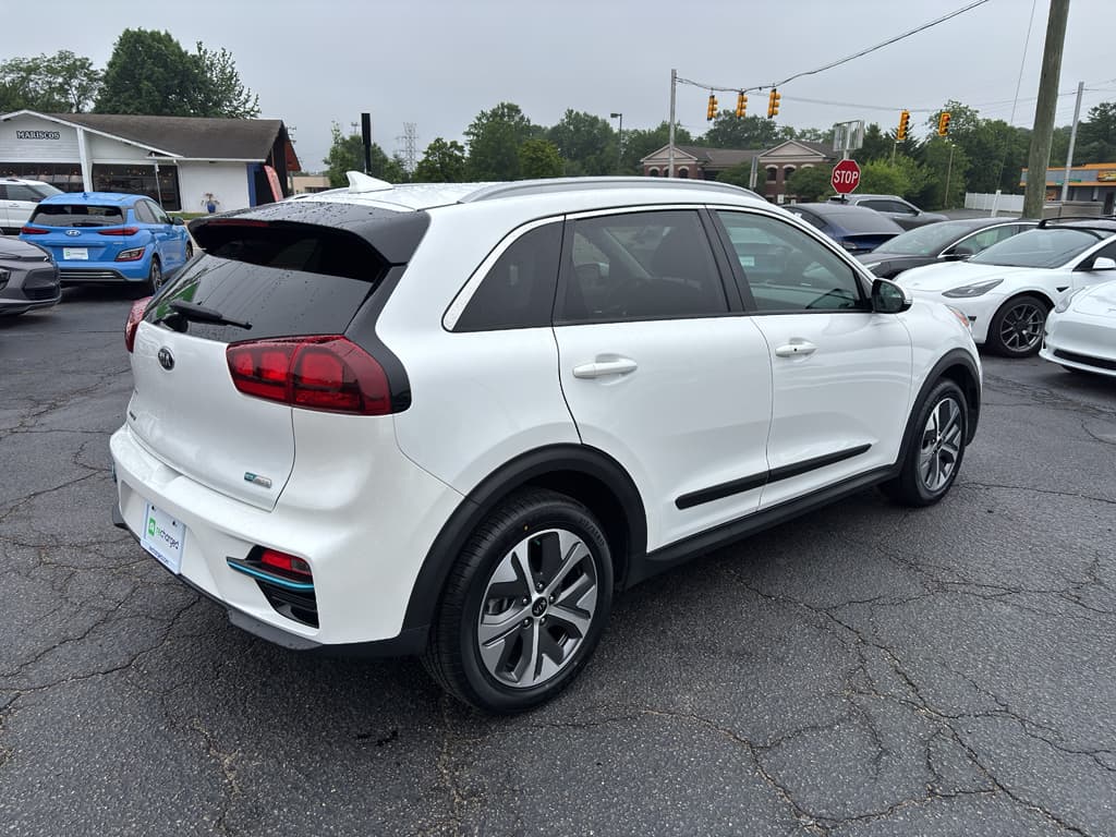 2020 Kia Niro EV view 3
