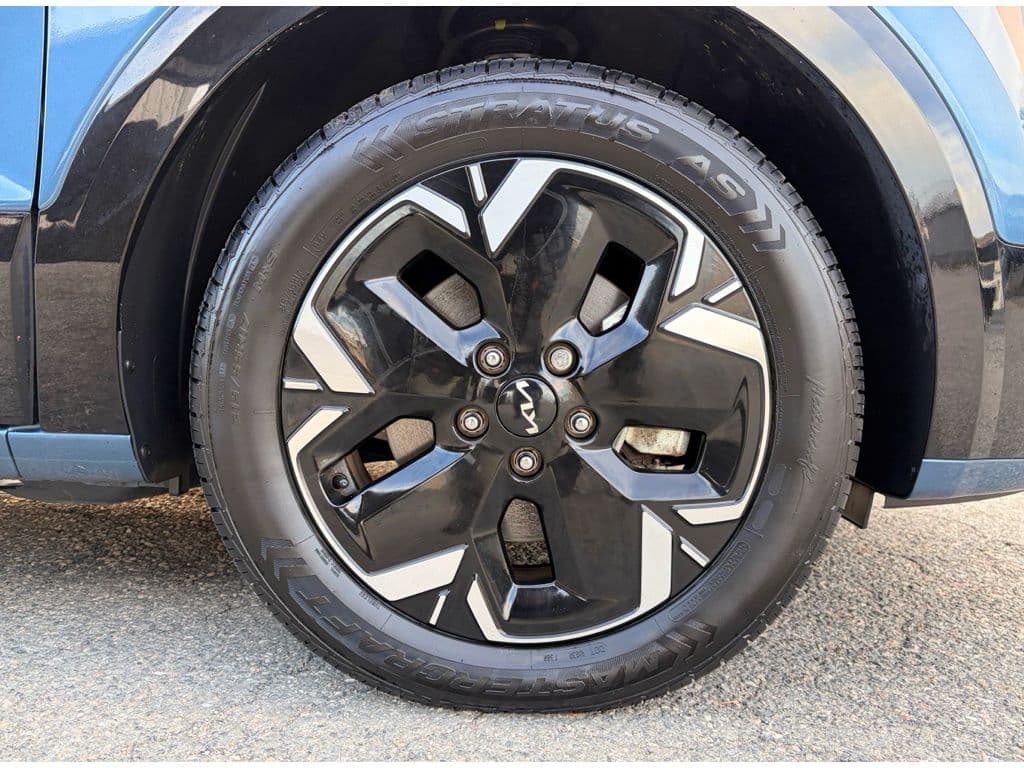 2023 Kia Niro EV view 33