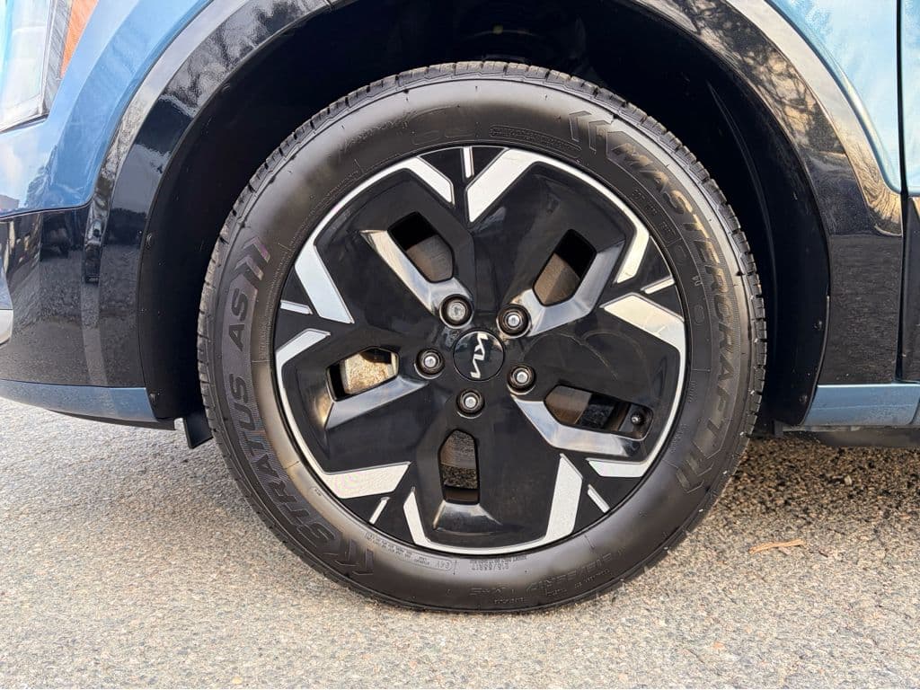 2023 Kia Niro EV view 39