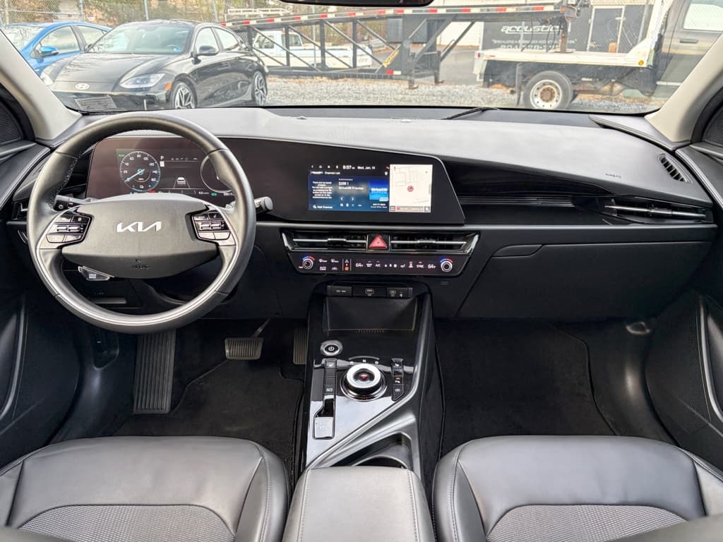 2023 Kia Niro EV view 18