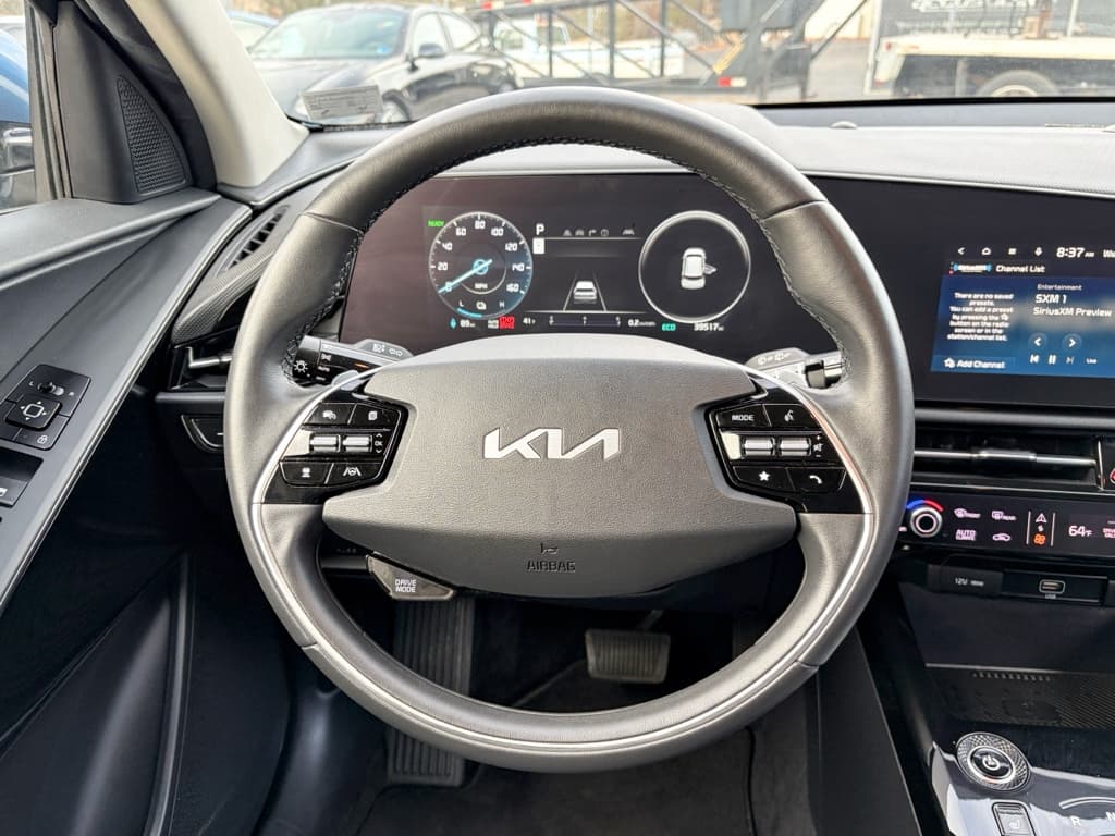 2023 Kia Niro EV view 9