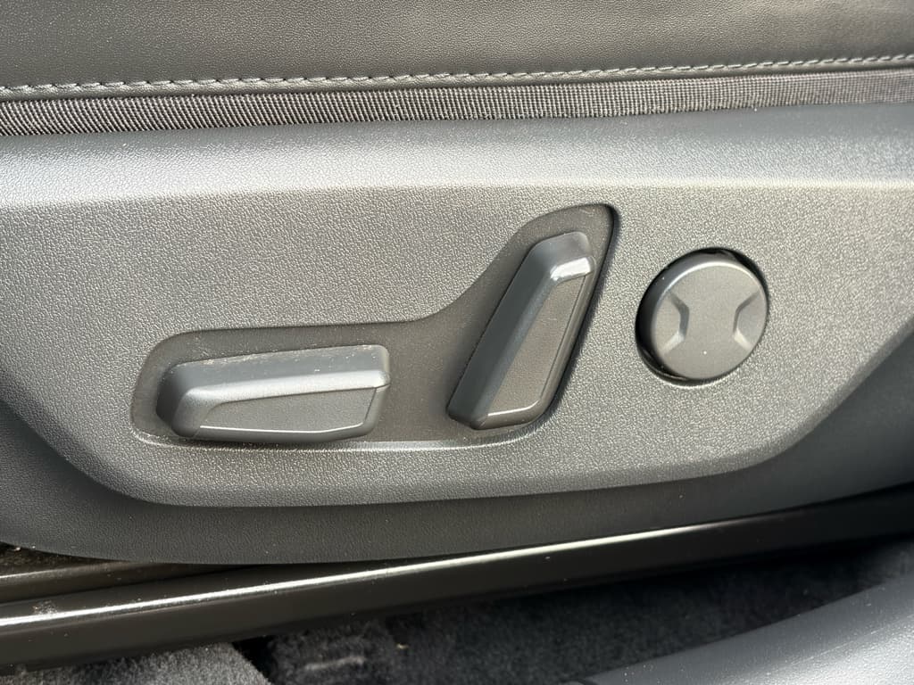 2023 Kia Niro EV view 7