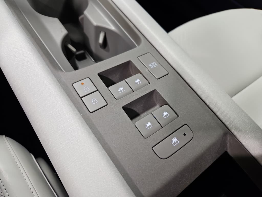 2024 Hyundai IONIQ 6 view 21