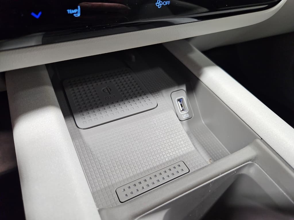 2024 Hyundai IONIQ 6 view 17