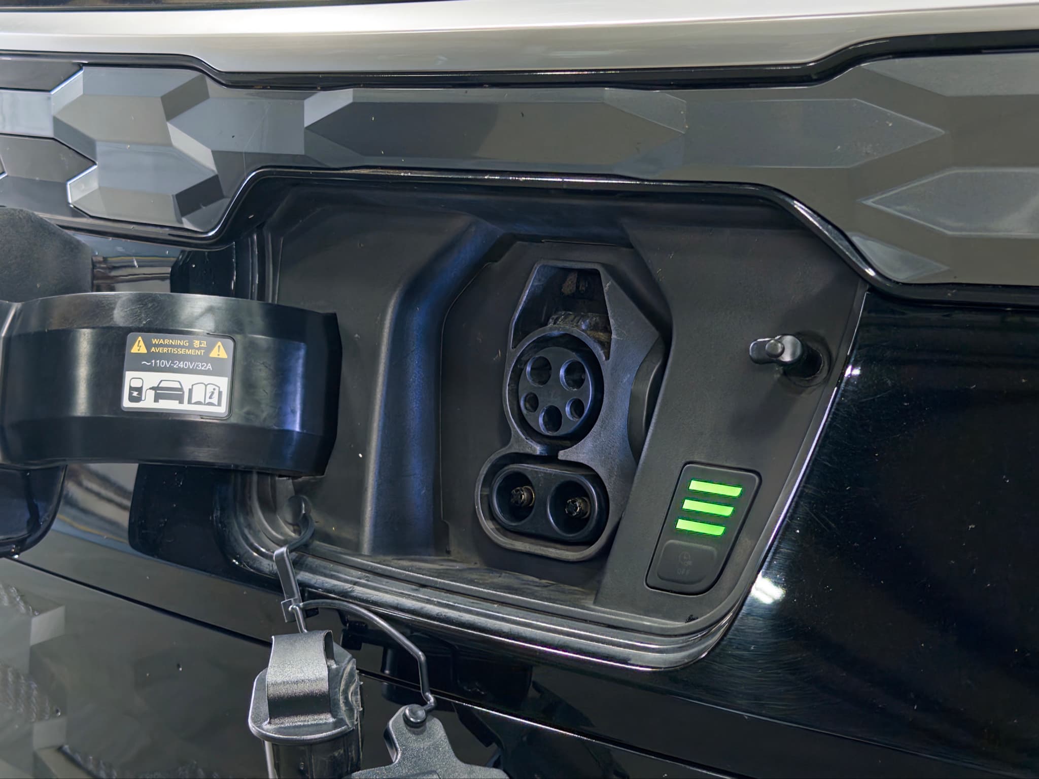 2023 Kia Niro EV view 5