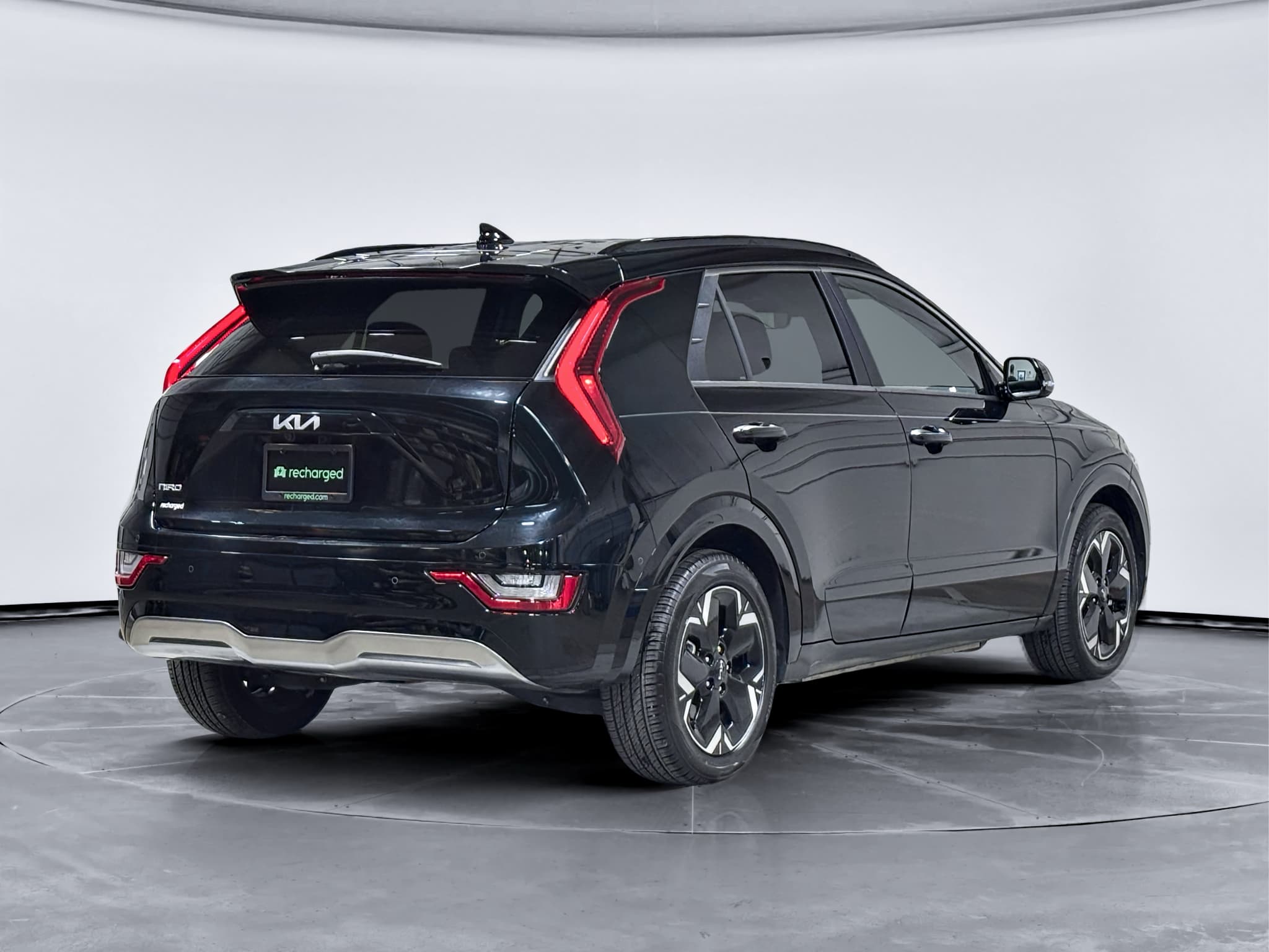 2023 Kia Niro EV view 3