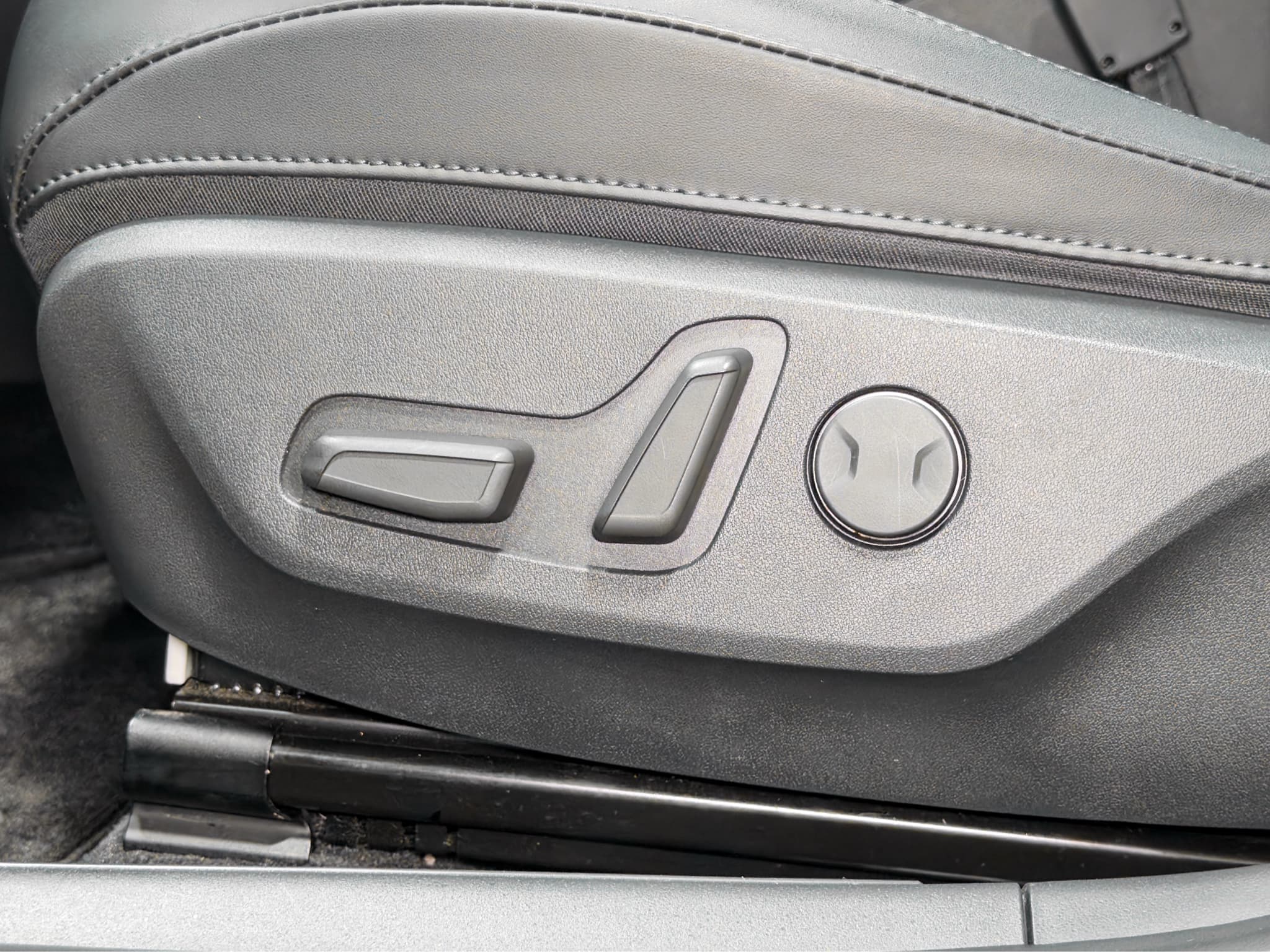 2023 Kia Niro EV view 6
