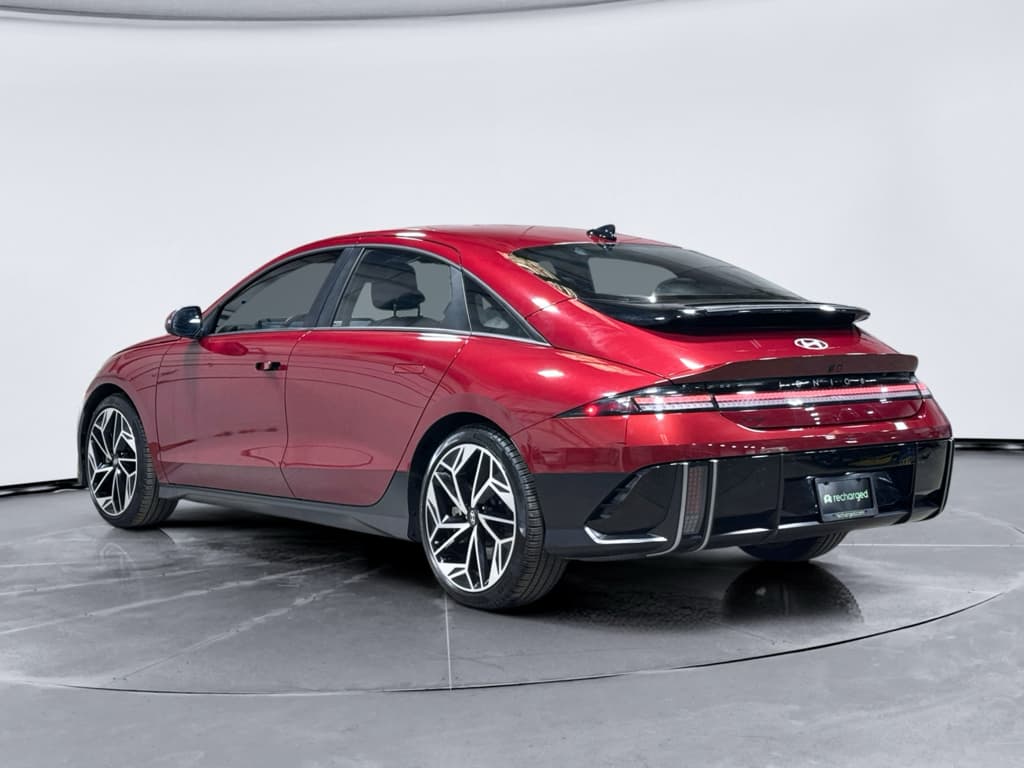 2024 Hyundai IONIQ 6 view 2