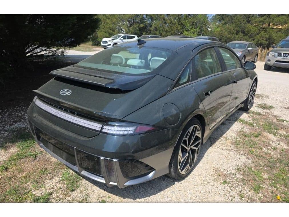 2024 Hyundai IONIQ 6 view 3