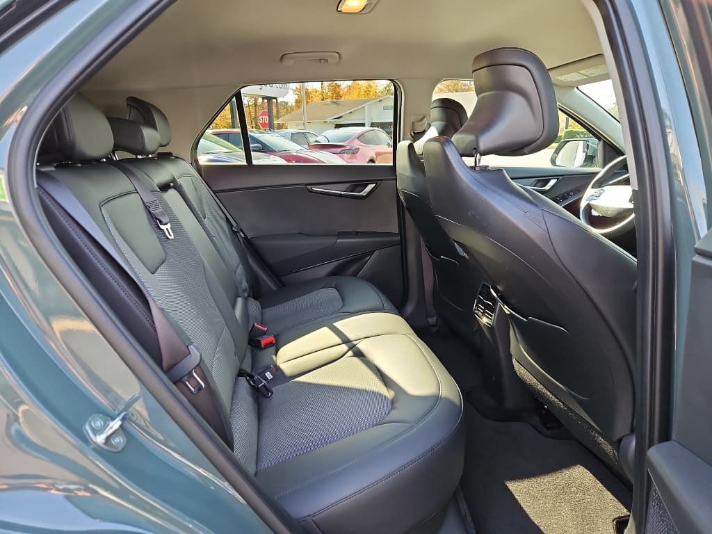 2023 Kia Niro EV view 22