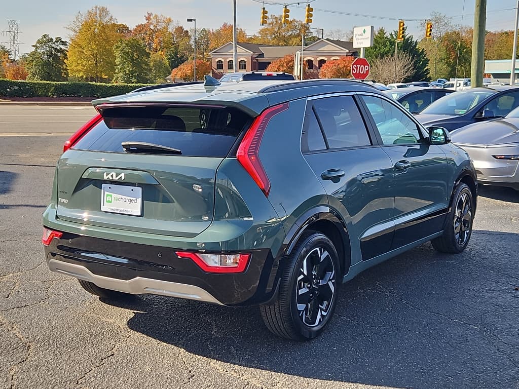 2023 Kia Niro EV view 3