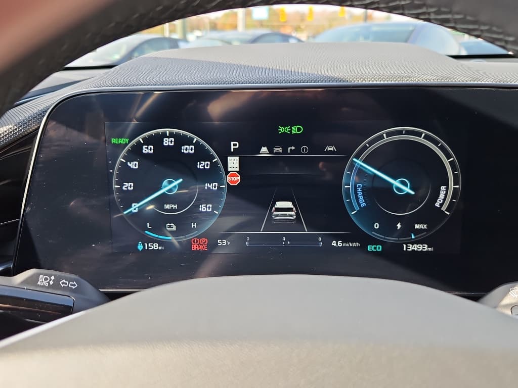 2023 Kia Niro EV view 9