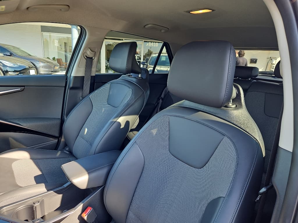 2023 Kia Niro EV view 23