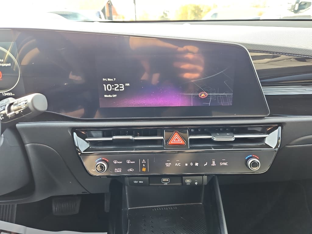 2023 Kia Niro EV view 10